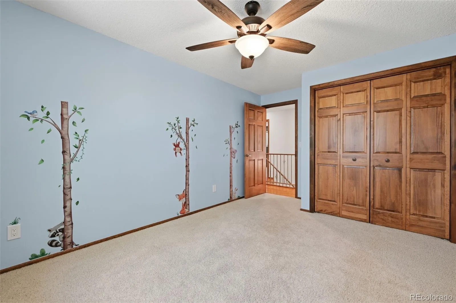 927 Oakwood Drive Castle Rock CO 80104 | MLS #REC2686388 06182026185045 1600 36