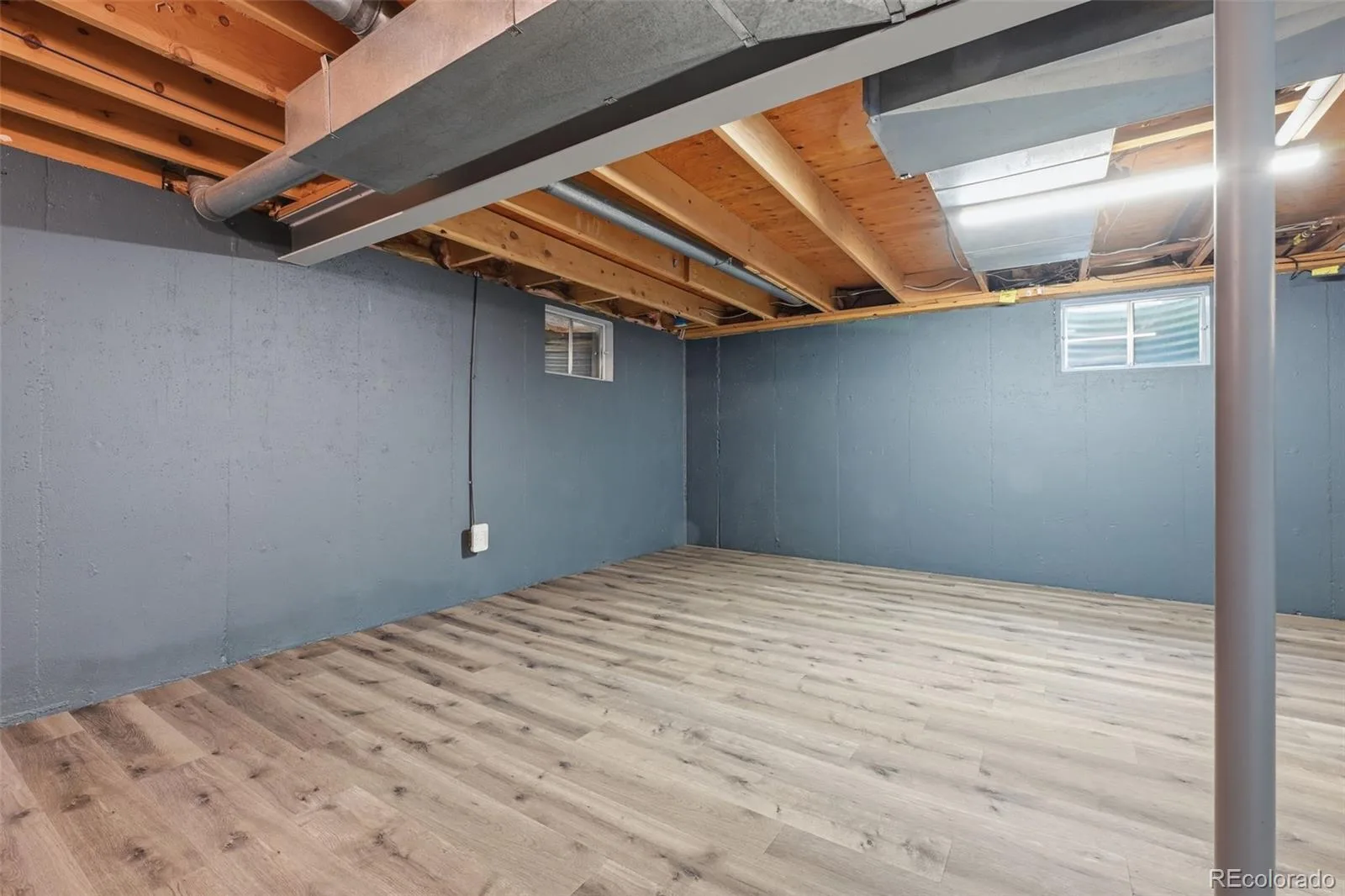 927 Oakwood Drive Castle Rock CO 80104 | MLS #REC2686388 06182026185045 1600 40