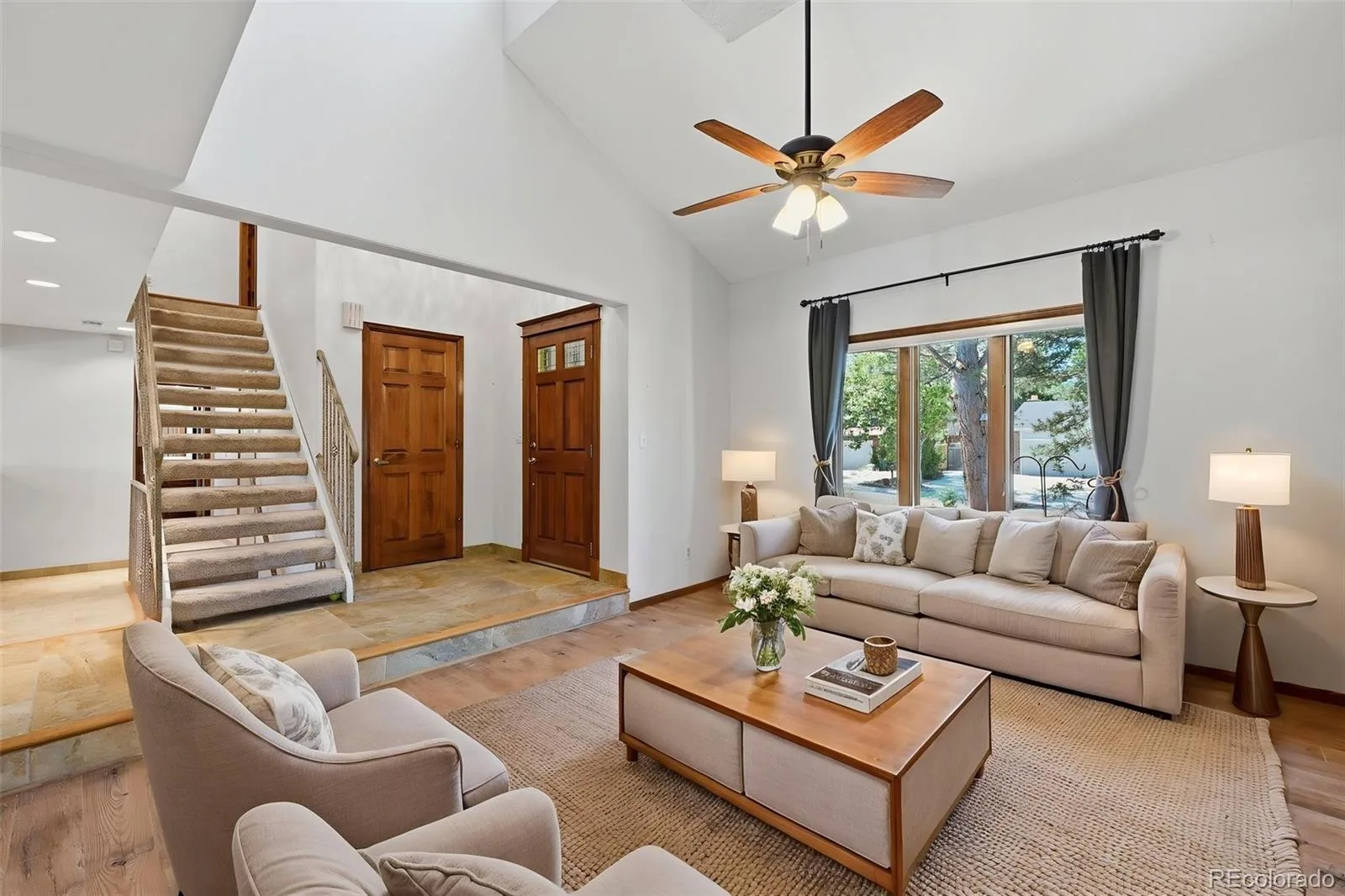927 Oakwood Drive Castle Rock CO 80104 | MLS #REC2686388 06182026185045 1600 7