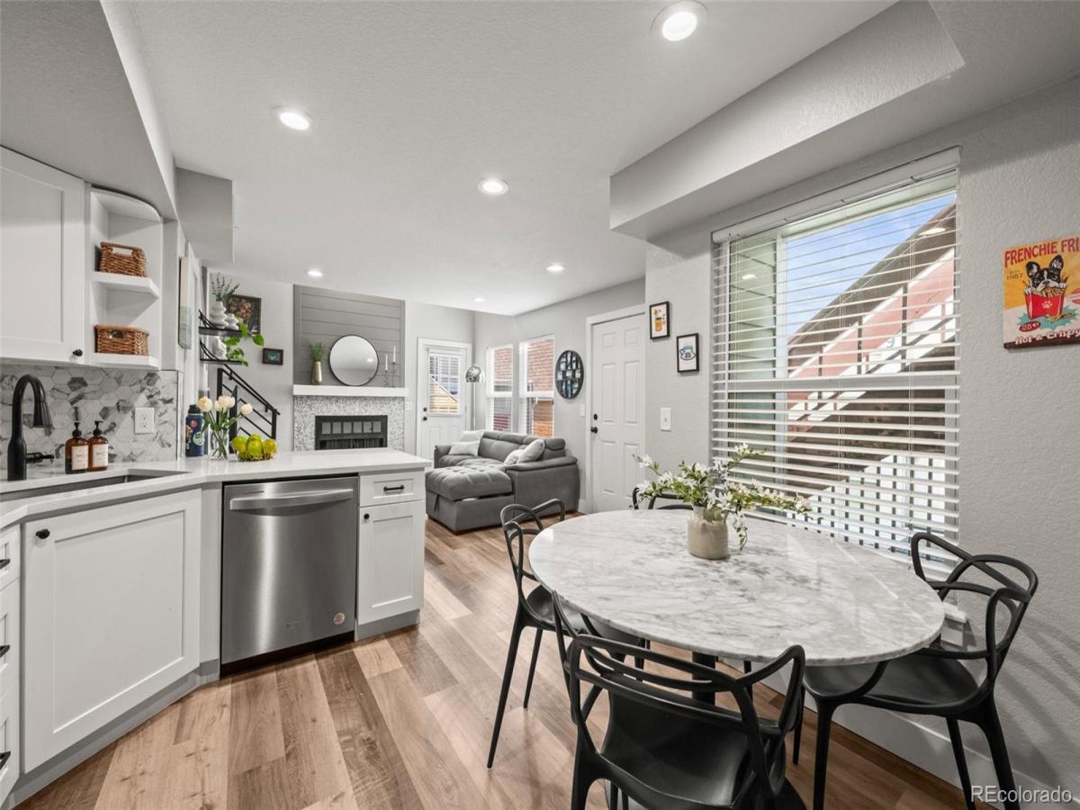 932 S Dearborn Way #11 Aurora CO 80012 | MLS #REC2686522 MLS #REC2686522 image #0