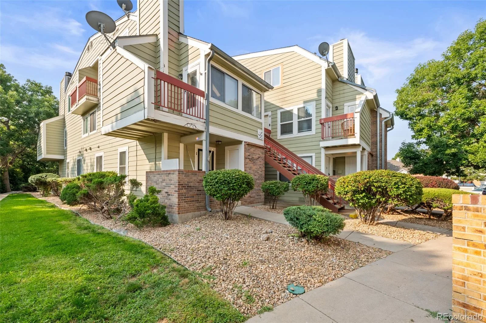 932 S Dearborn Way #11 Aurora CO 80012 | MLS #REC2686522 06302026002336 1600 11