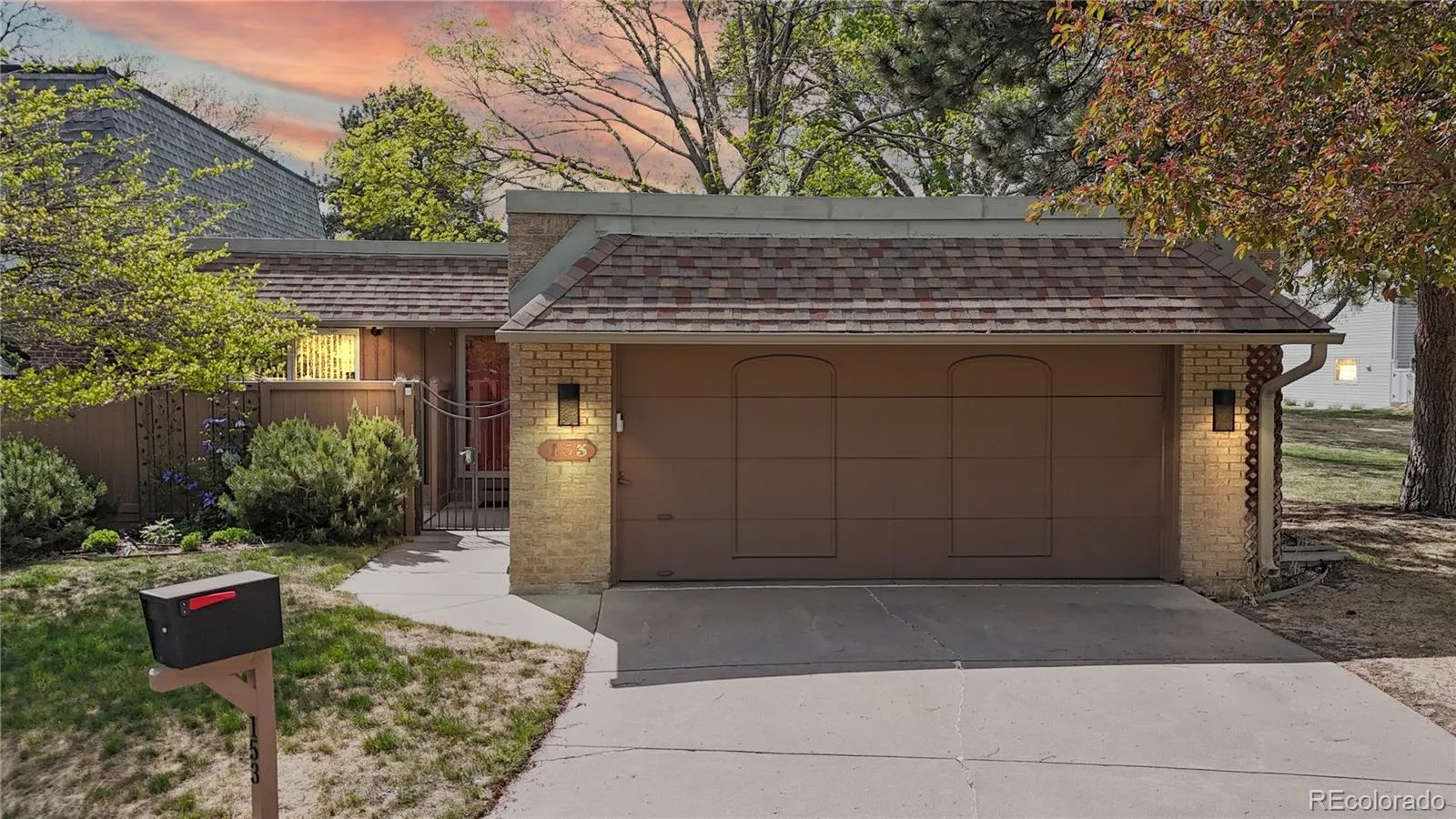 153 S Vance Court Lakewood CO 80226 MLS #REC2687680 05022026055749 1600 1