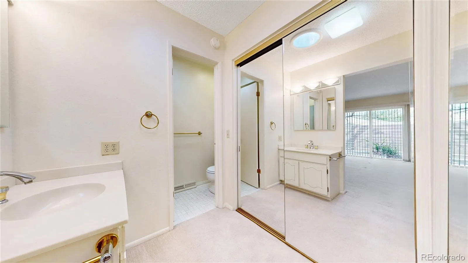153 S Vance Court Lakewood CO 80226 MLS #REC2687680 05022026055749 1600 15
