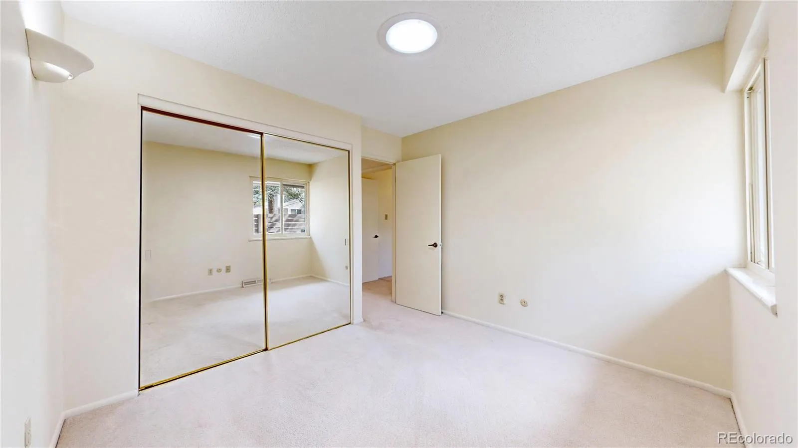 153 S Vance Court Lakewood CO 80226 MLS #REC2687680 05022026055749 1600 19