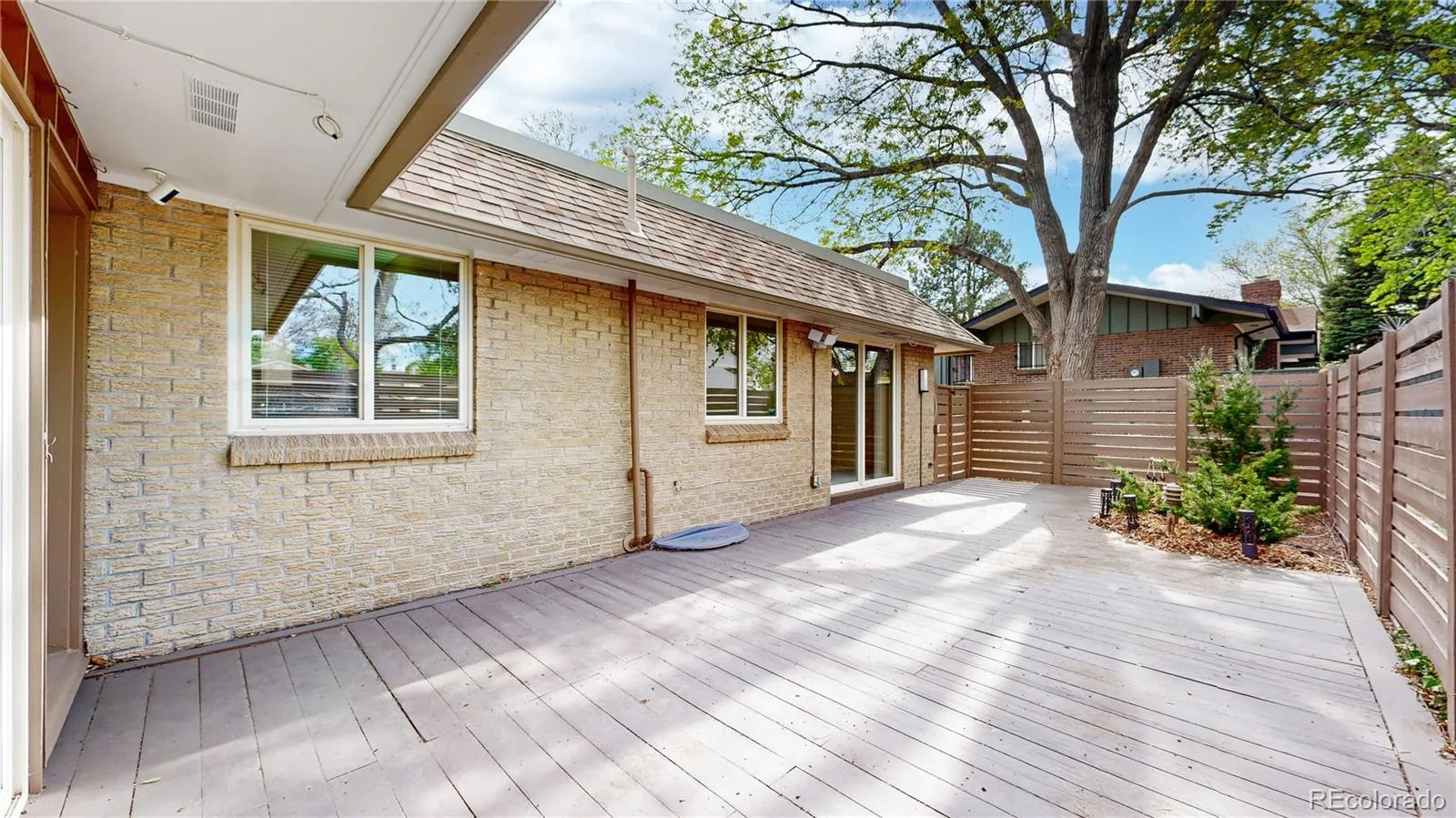 153 S Vance Court Lakewood CO 80226 MLS #REC2687680 05022026055749 1600 28