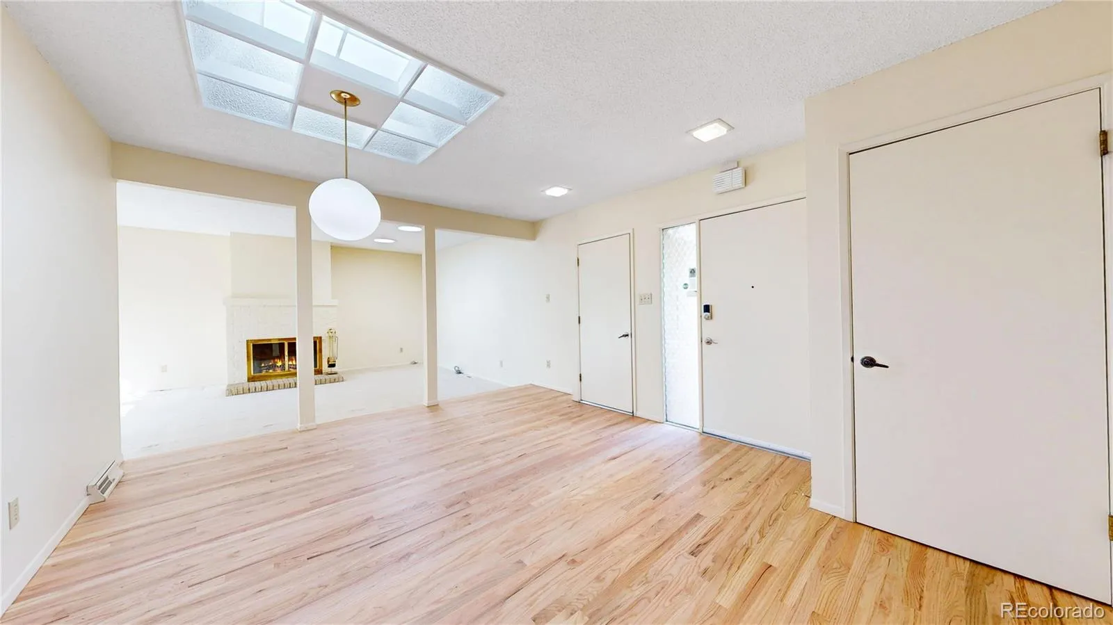 153 S Vance Court Lakewood CO 80226 MLS #REC2687680 05022026055749 1600 7