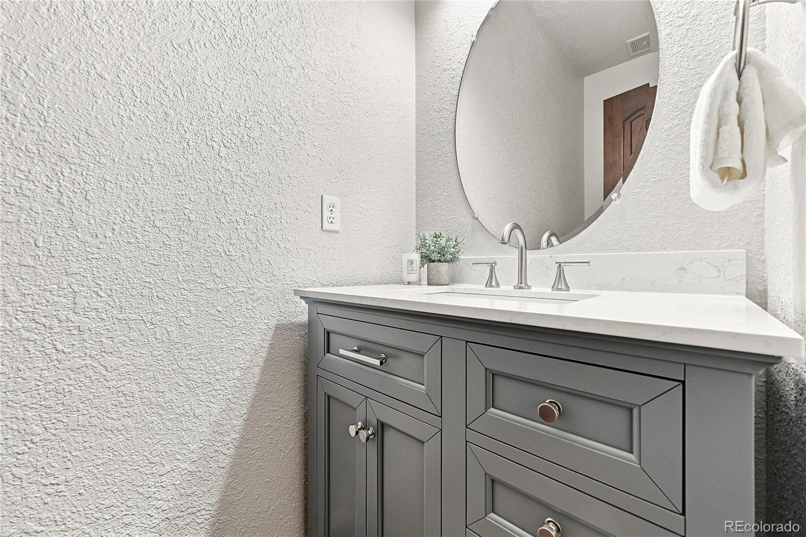 20273 E Maplewood Place Centennial CO 80016 | MLS #REC2689024 08252026005505 1600 17