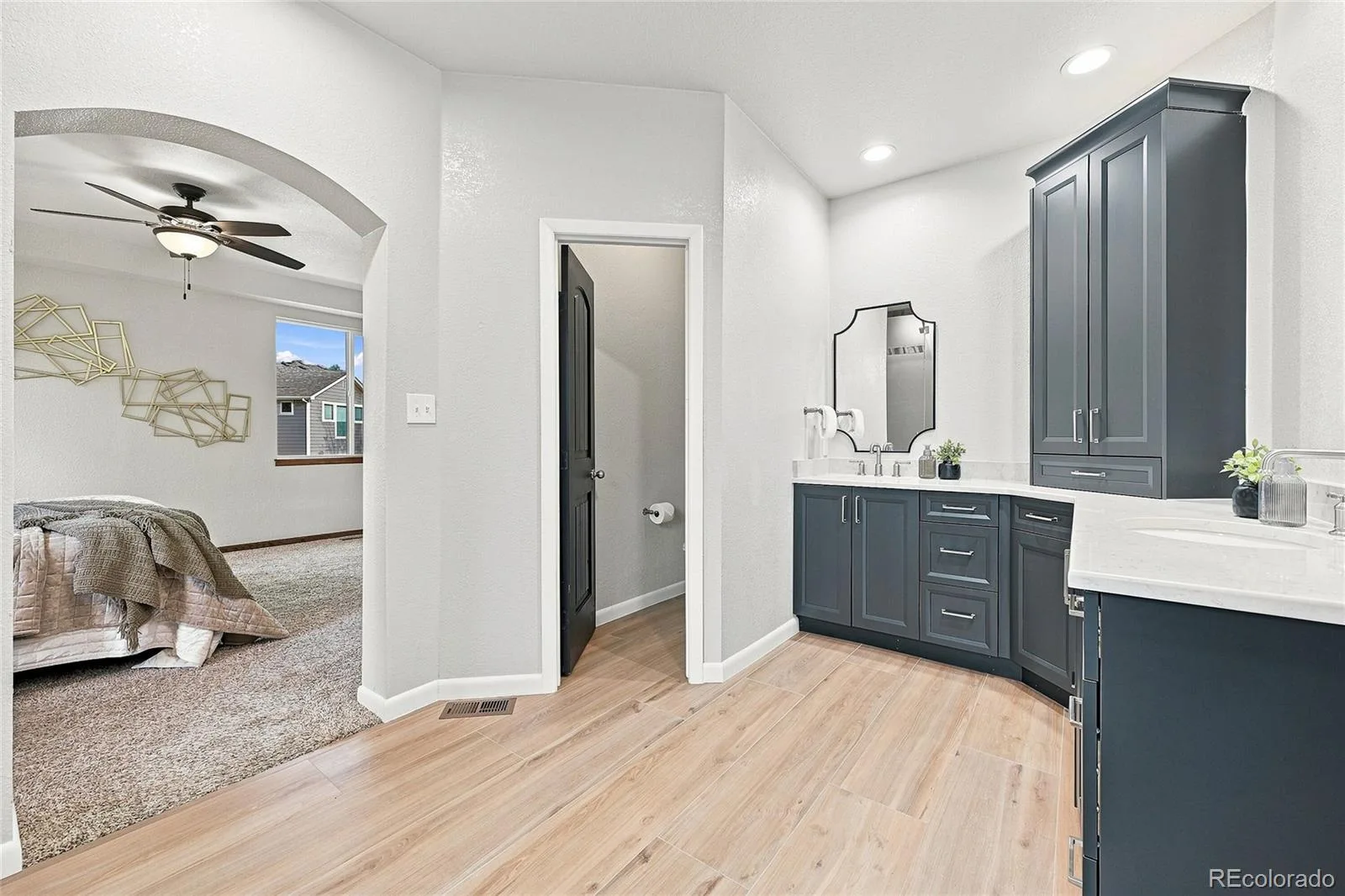 20273 E Maplewood Place Centennial CO 80016 | MLS #REC2689024 08252026005505 1600 22