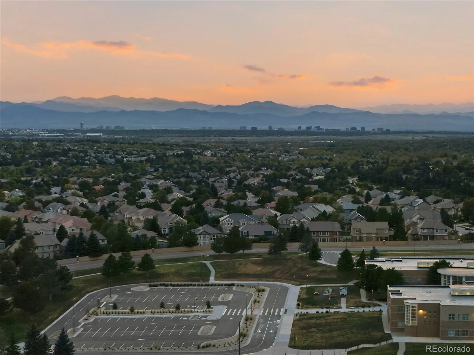 20273 E Maplewood Place Centennial CO 80016 | MLS #REC2689024 08252026005505 1600 39