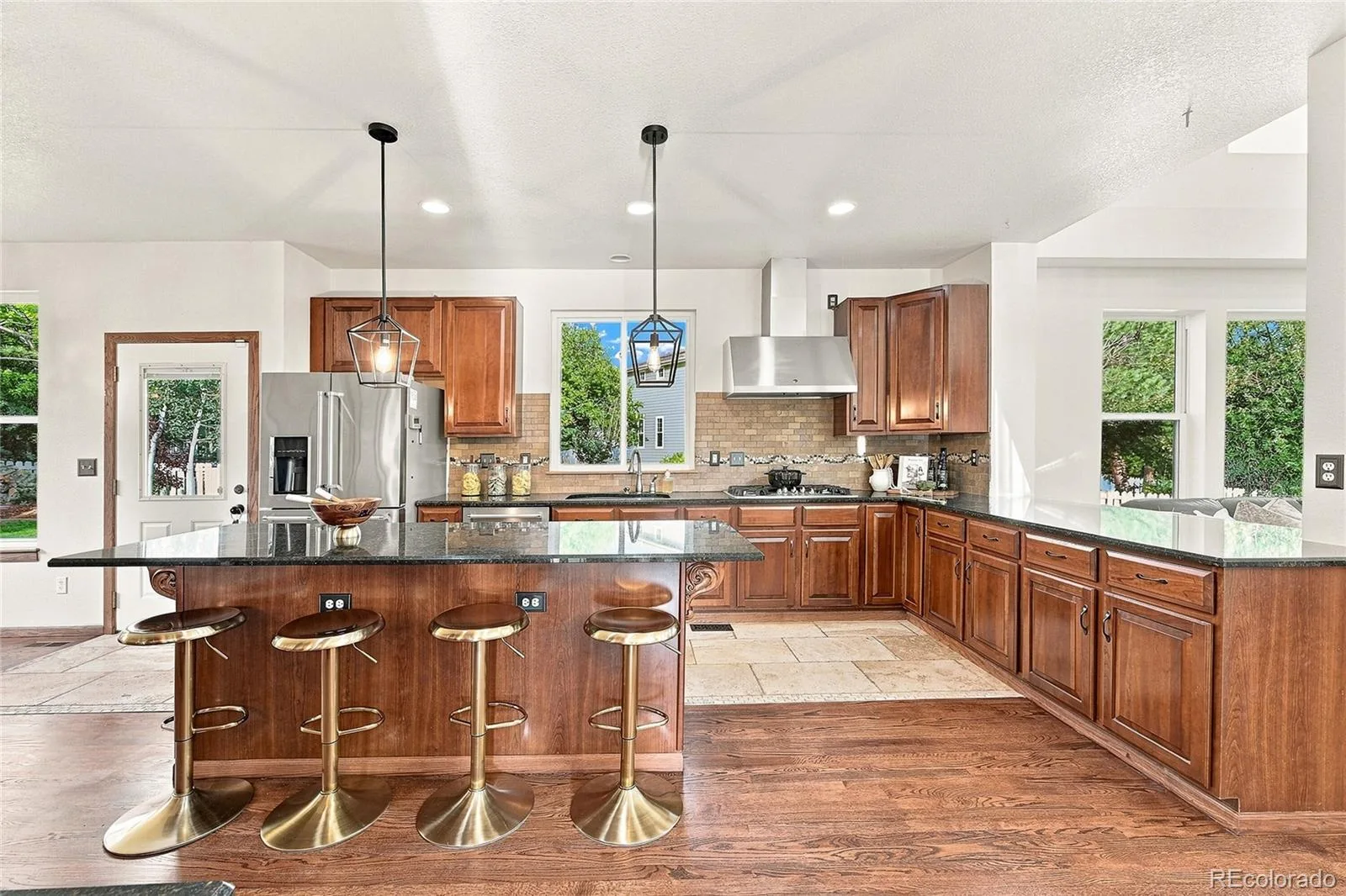 20273 E Maplewood Place Centennial CO 80016 | MLS #REC2689024 08252026005505 1600 8