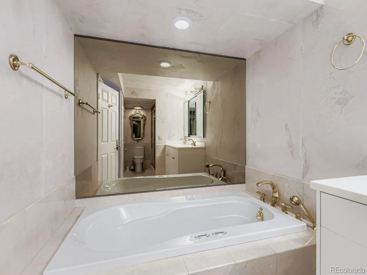 04102026182207 1200 19