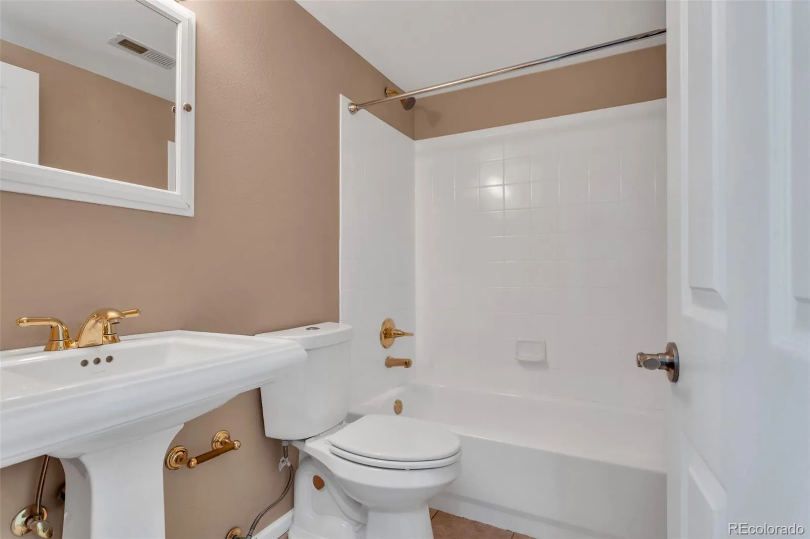 6096 S Shawnee Street Aurora CO 80015 | MLS #REC2692214 07242026205520 1600 28