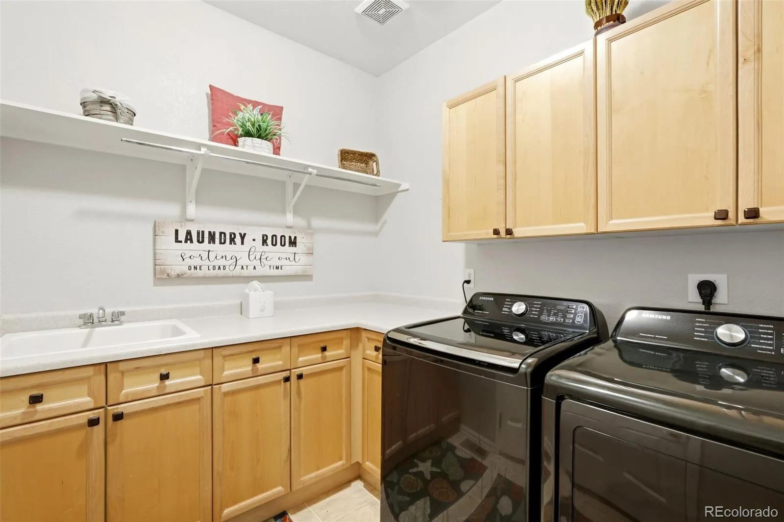 23375 E Moraine Place Aurora CO 80016 | MLS #REC2693644 09222026215446 1600 15