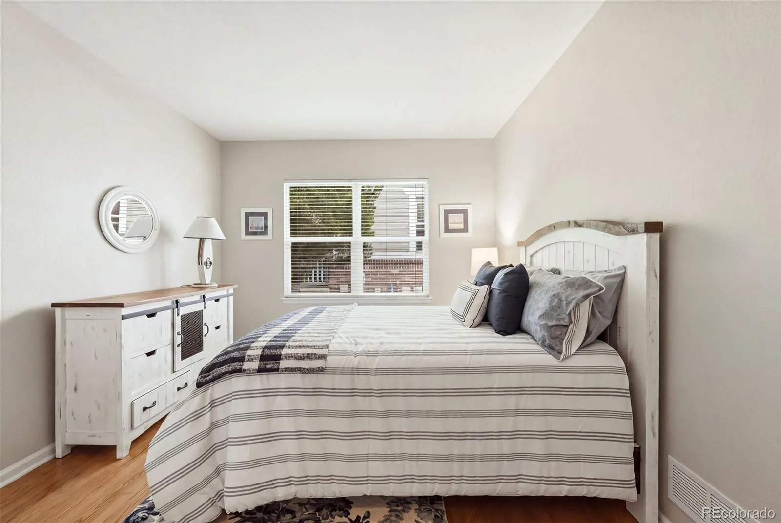 23375 E Moraine Place Aurora CO 80016 | MLS #REC2693644 09222026215446 1600 22