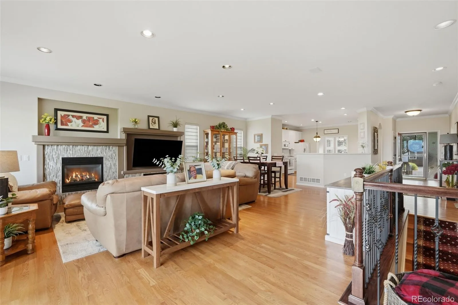 23375 E Moraine Place Aurora CO 80016 | MLS #REC2693644 09222026215446 1600 4