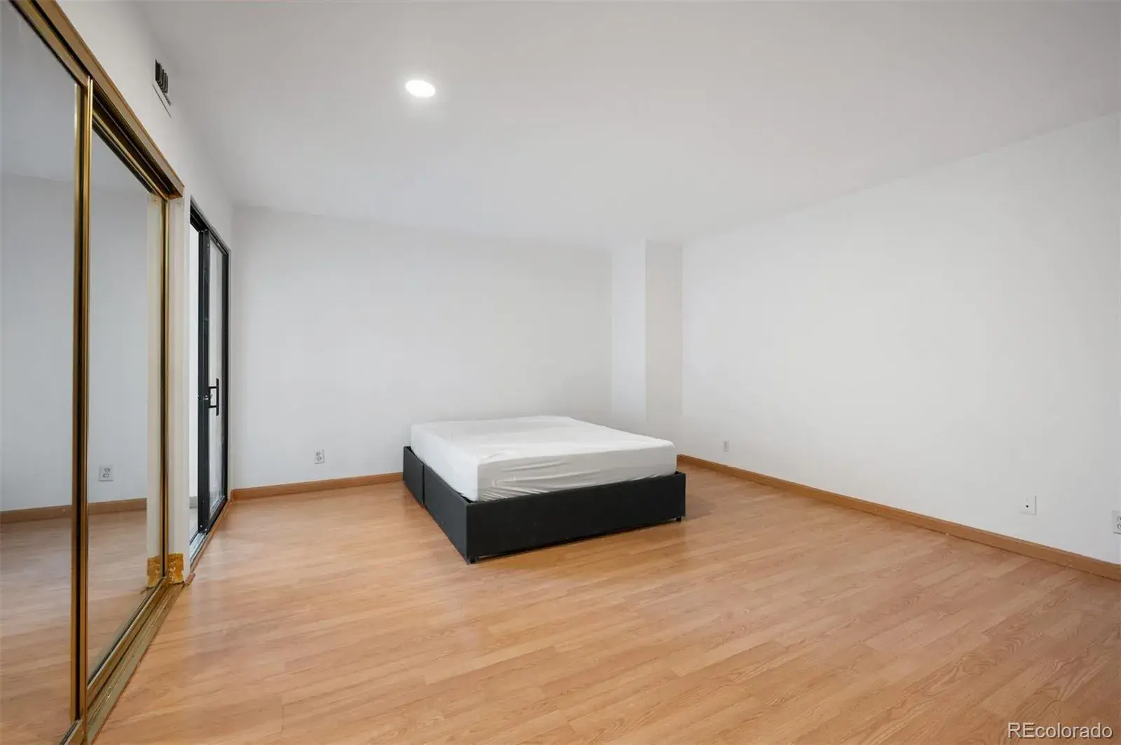 02042026230040 1600 11