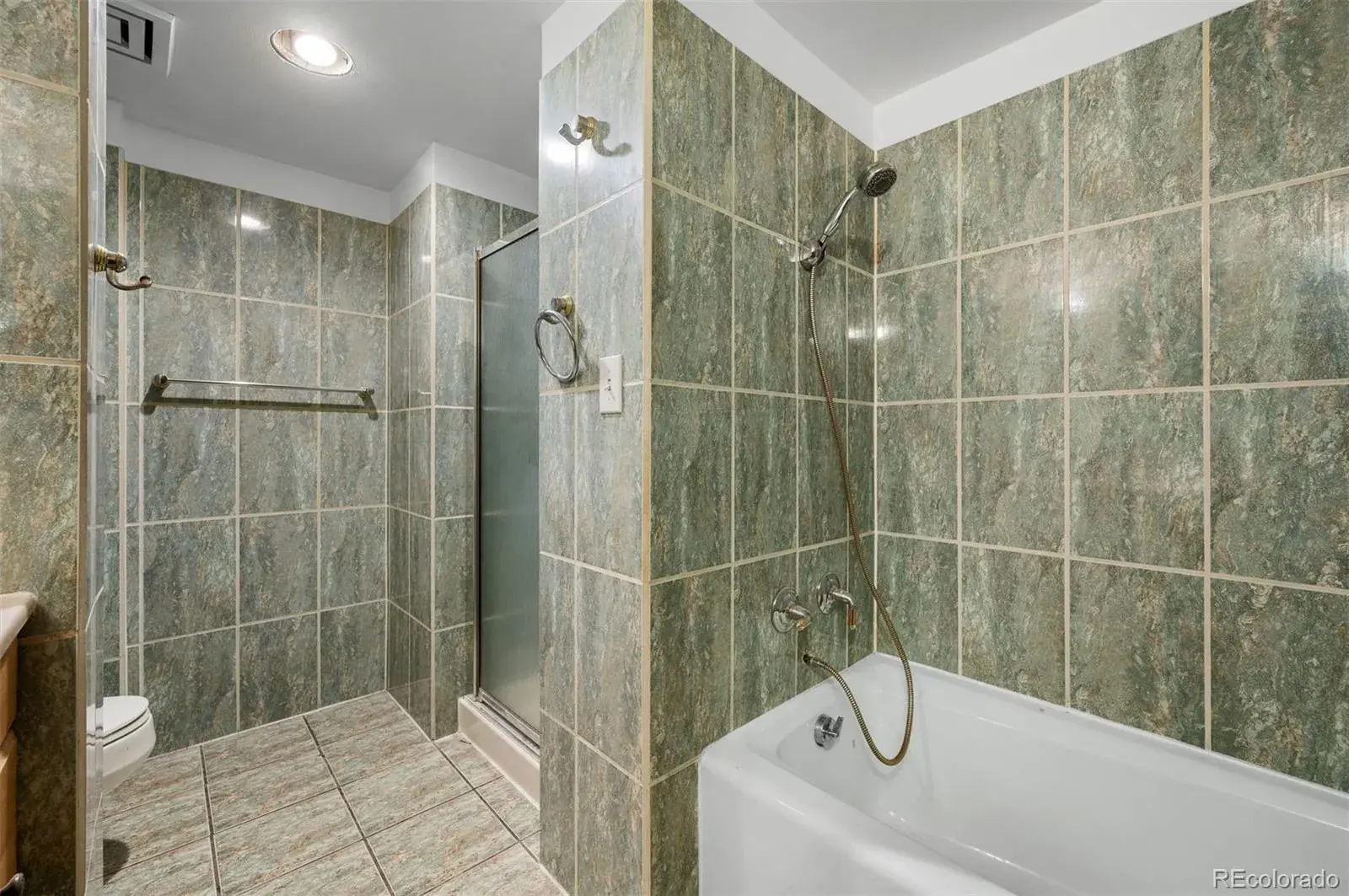 02042026230040 1600 22