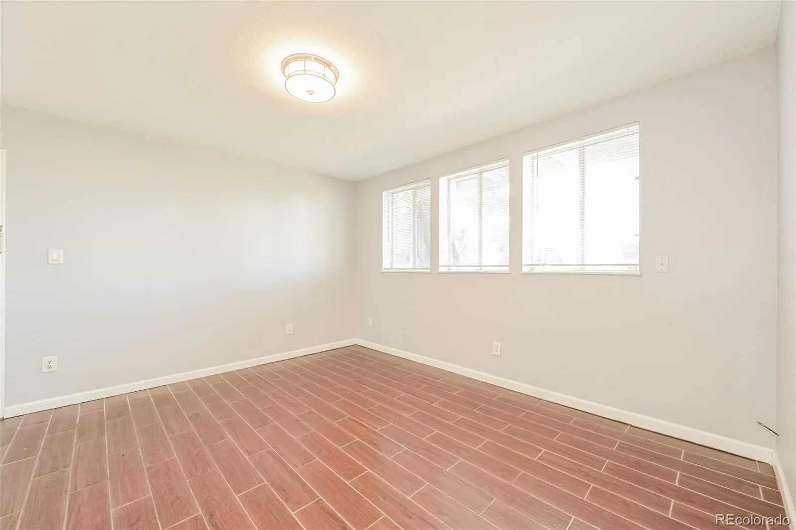 10211 Ura Lane #1-105 Thornton CO 80260 | MLS #REC2698942 05132026212242 1600 6