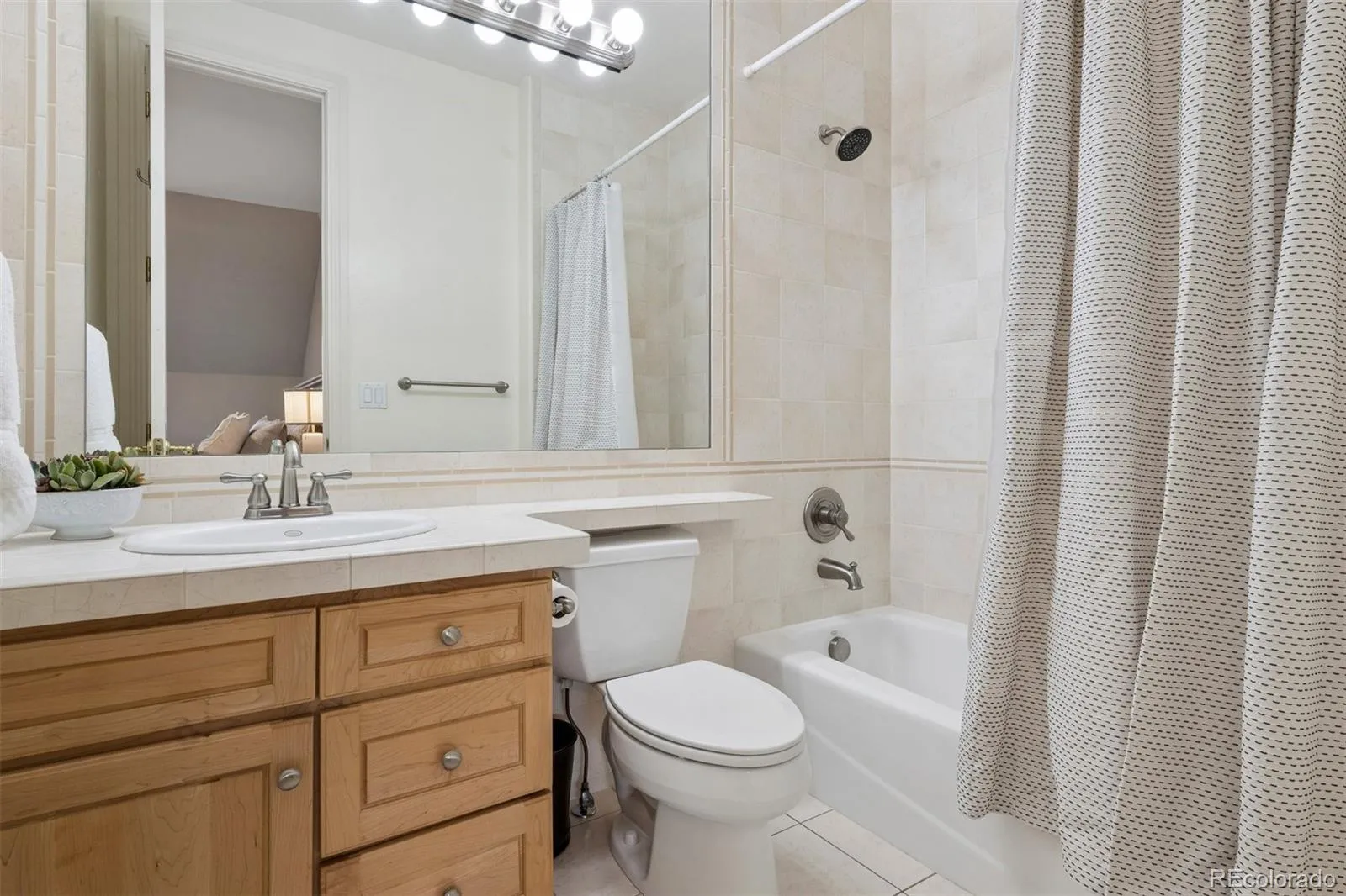 04112026171848 1600 23