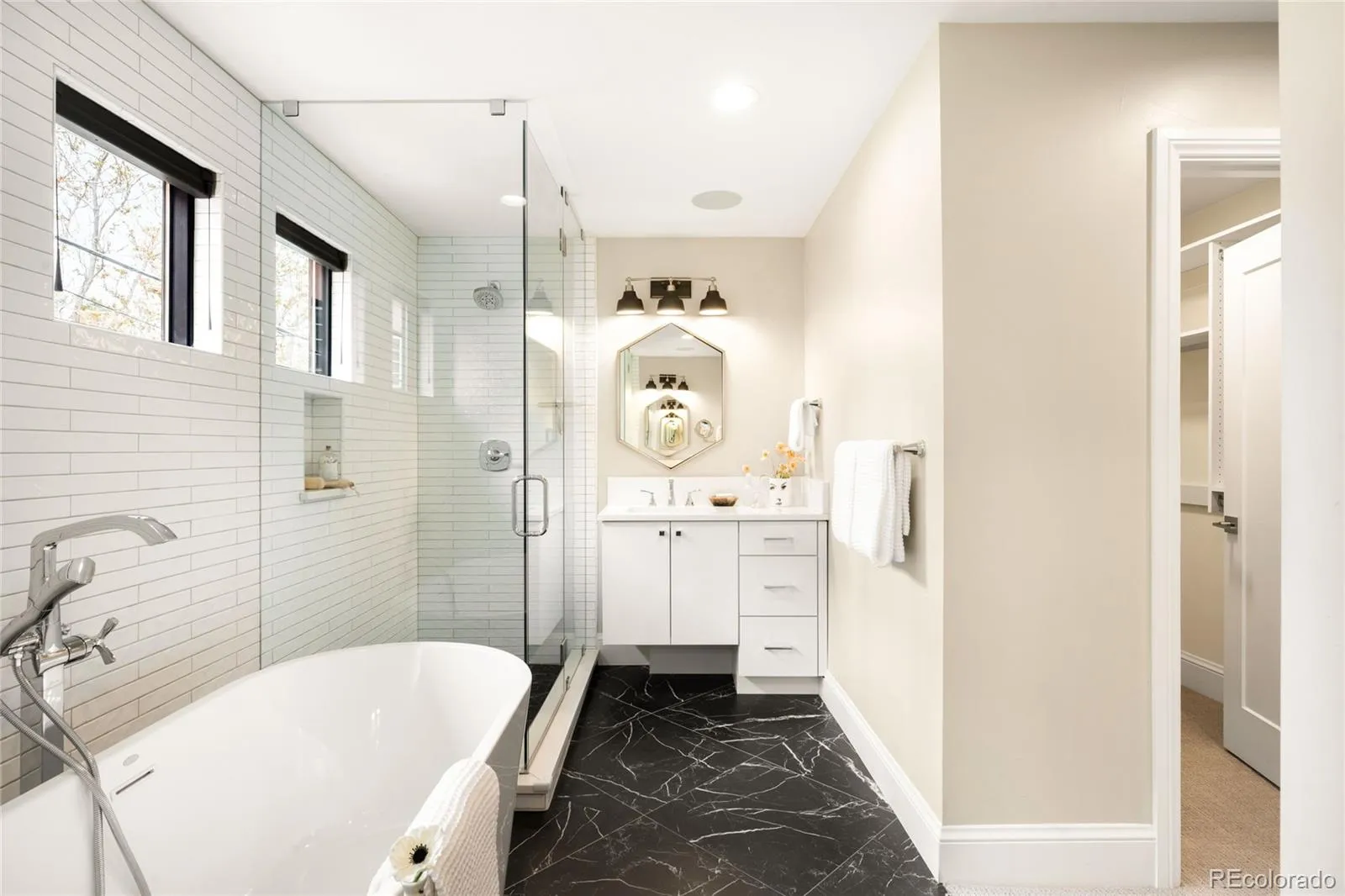 04172026221848 1600 22