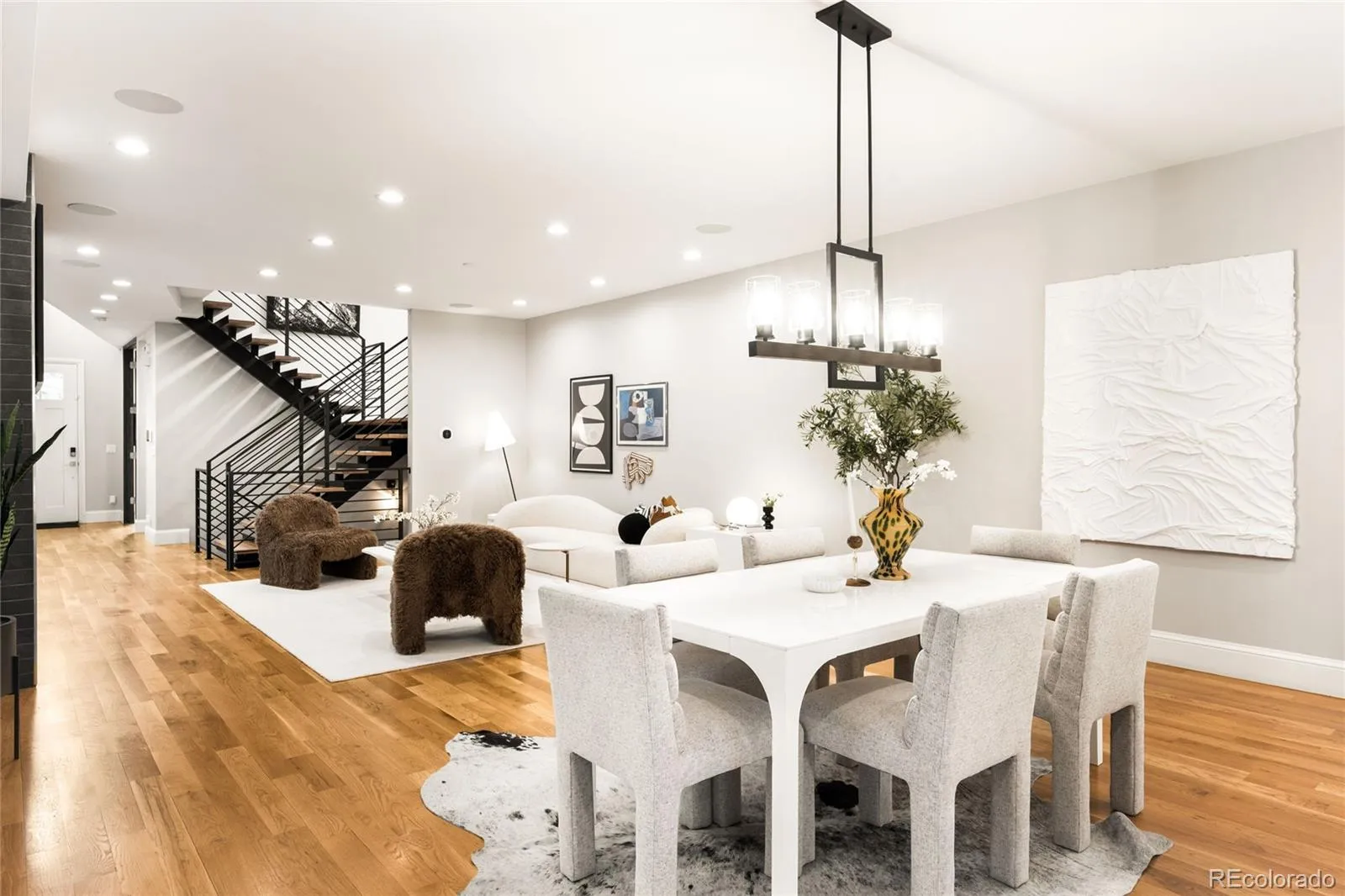 04172026221848 1600 8