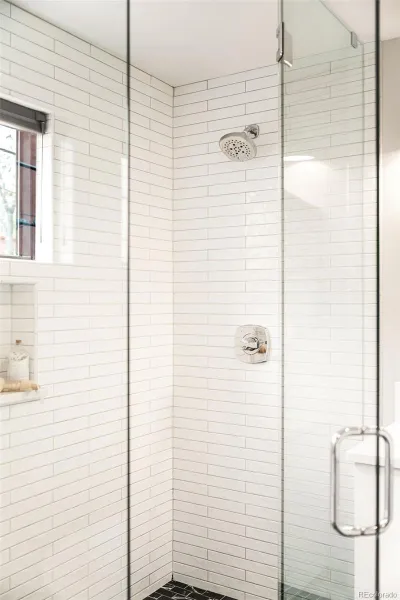 04172026221848 800 21