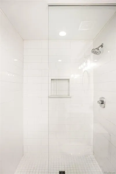 04172026221848 800 25