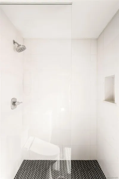 04172026221848 800 28