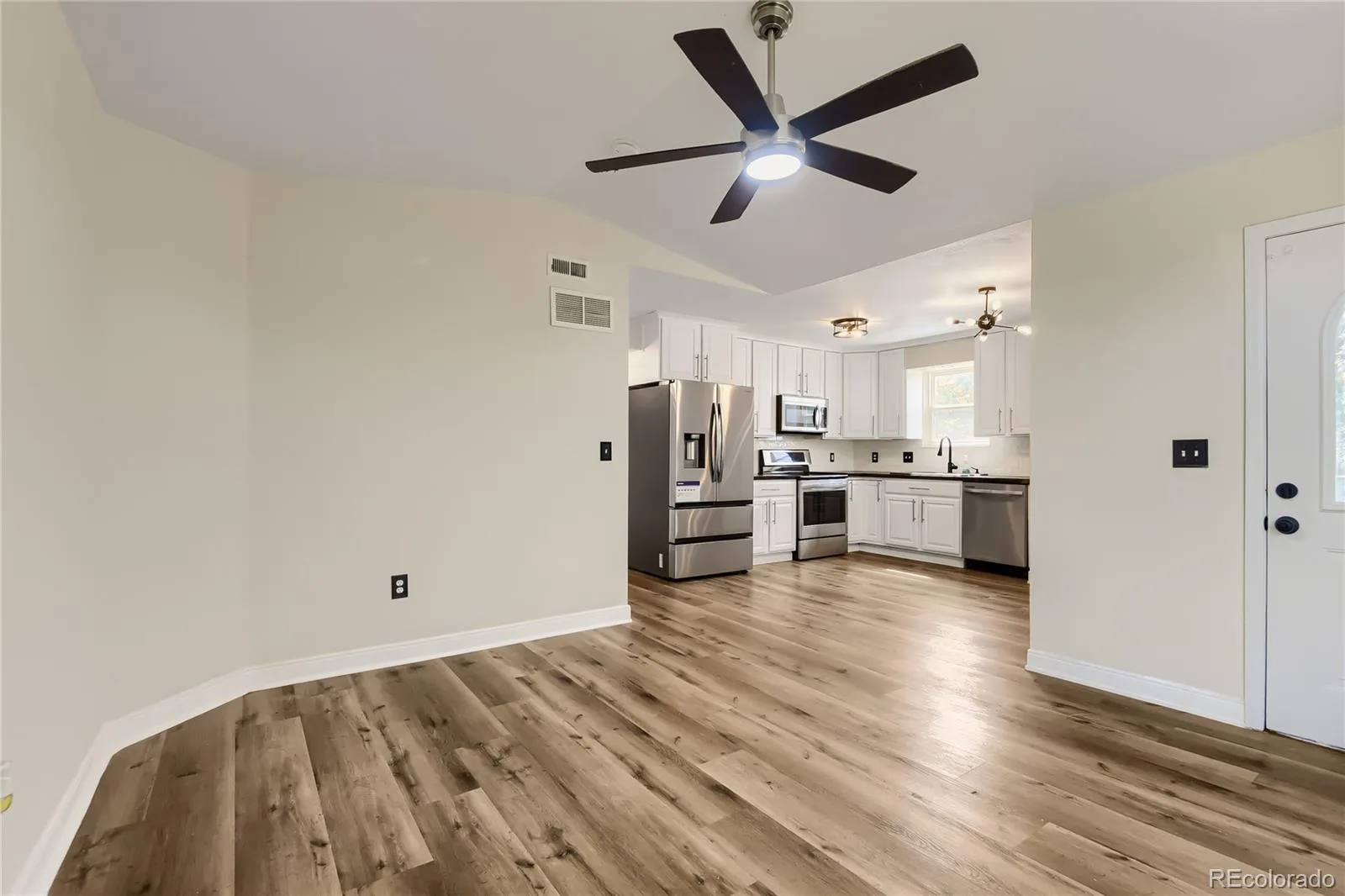 1880 S Cole Street #C8 Lakewood CO 80228 | MLS #REC2703989 07072026225746 1600 5