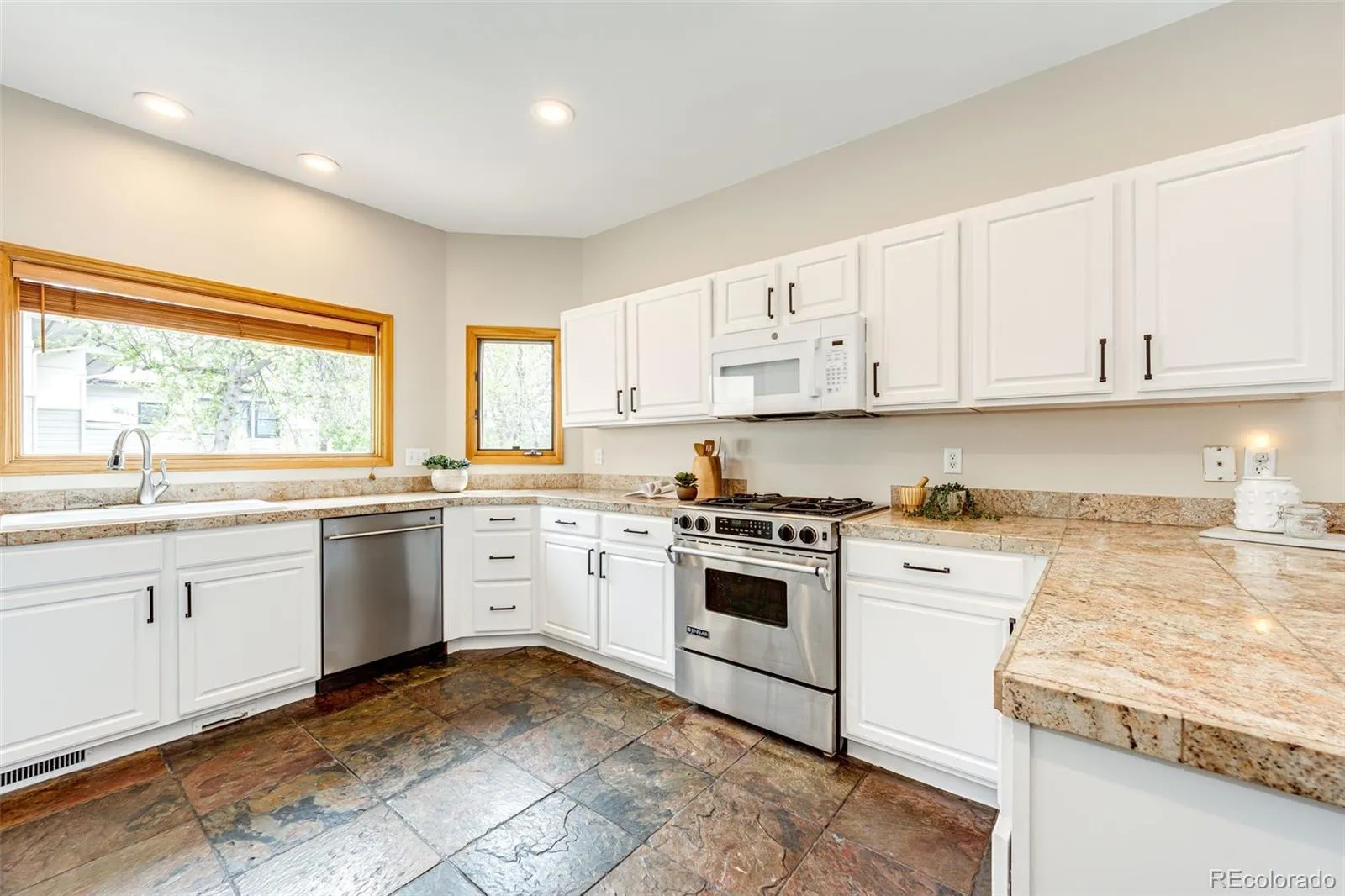 04092026143120 1600 12