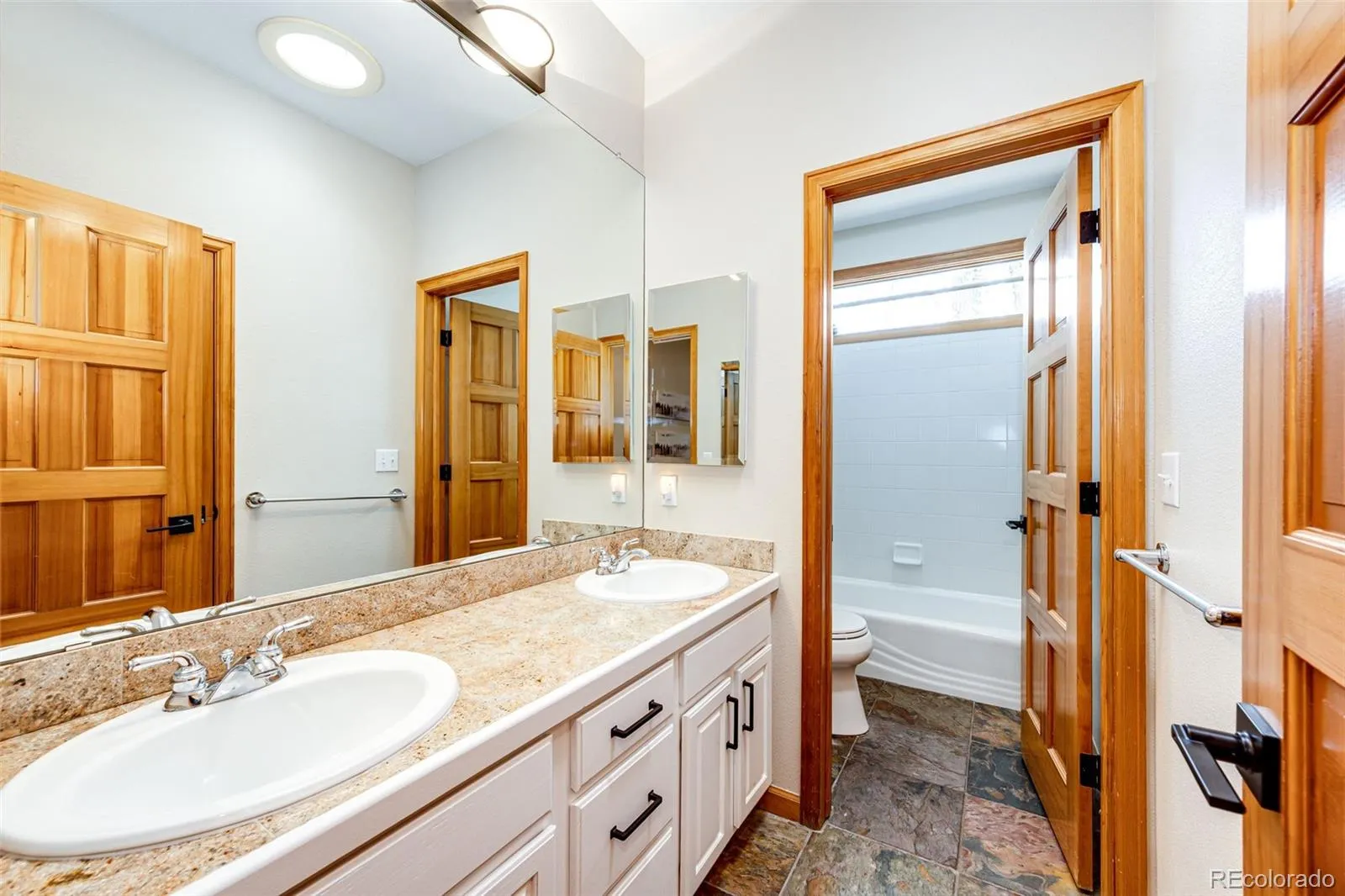 04092026143120 1600 25