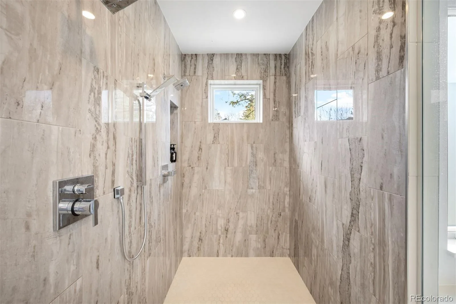 3528 E Virginia Avenue Denver CO 80209 MLS #REC2707971 06102026090018 1600 20