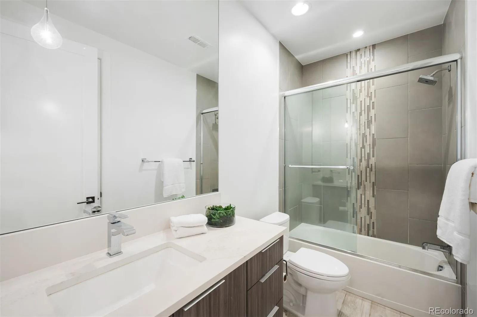 3528 E Virginia Avenue Denver CO 80209 MLS #REC2707971 06102026090018 1600 37