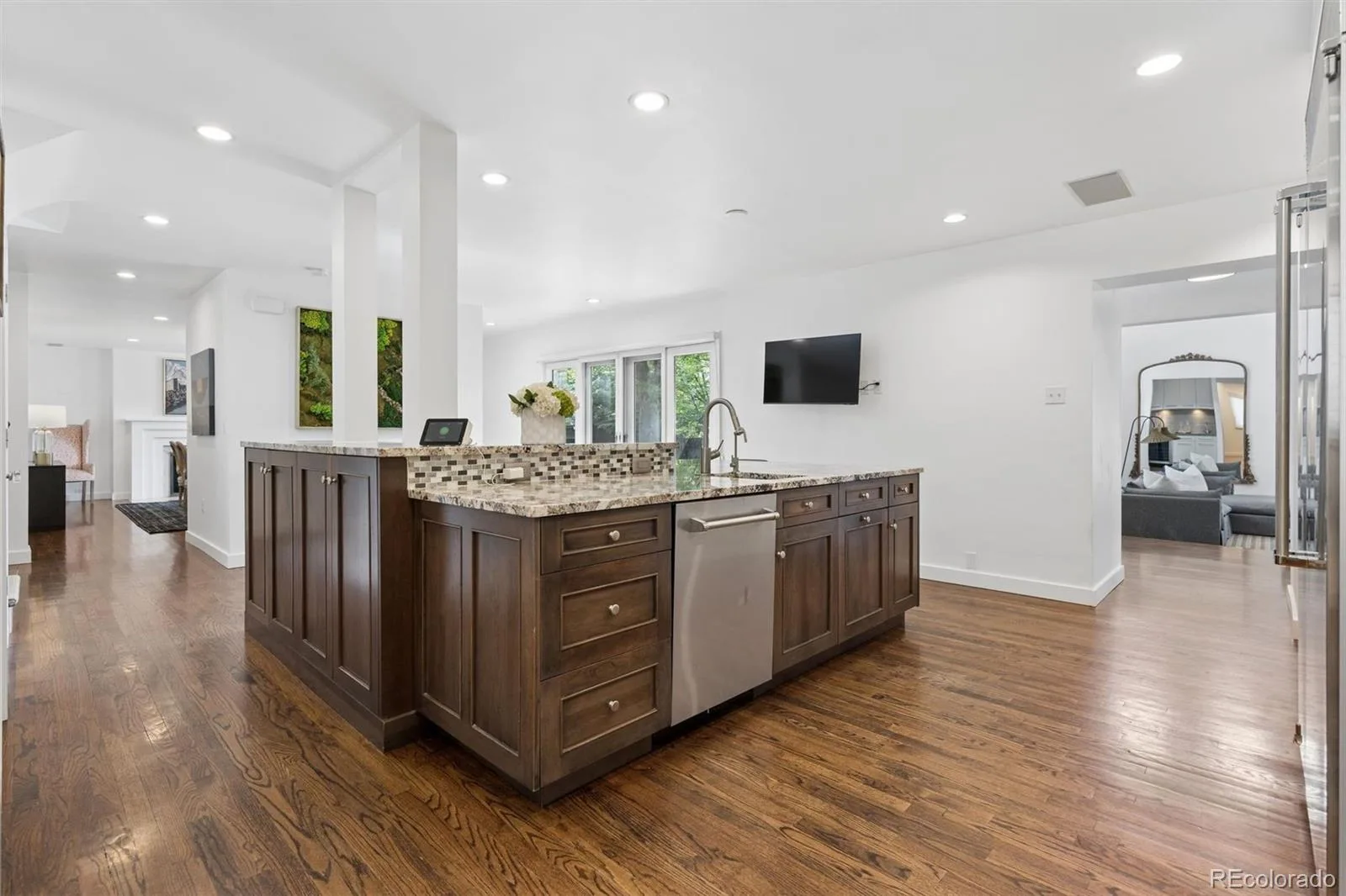 301 S Vine Street Denver CO 80209 | MLS #REC2709974 09242026081556 1600 14