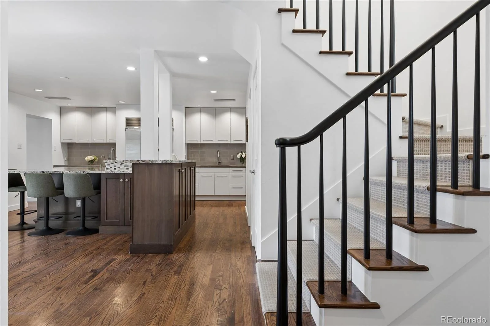 301 S Vine Street Denver CO 80209 | MLS #REC2709974 09242026081556 1600 19