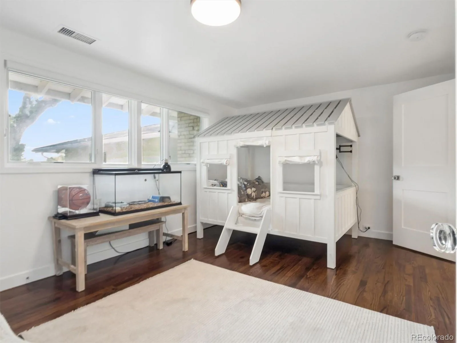 301 S Vine Street Denver CO 80209 | MLS #REC2709974 09242026081556 1600 32