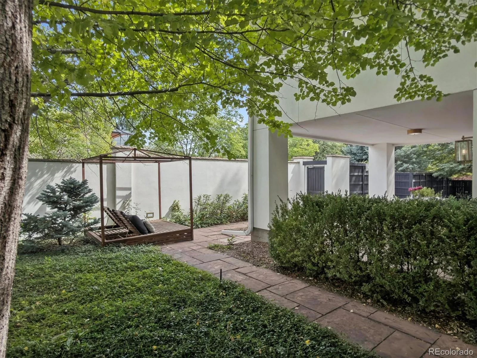 301 S Vine Street Denver CO 80209 | MLS #REC2709974 09242026081556 1600 37