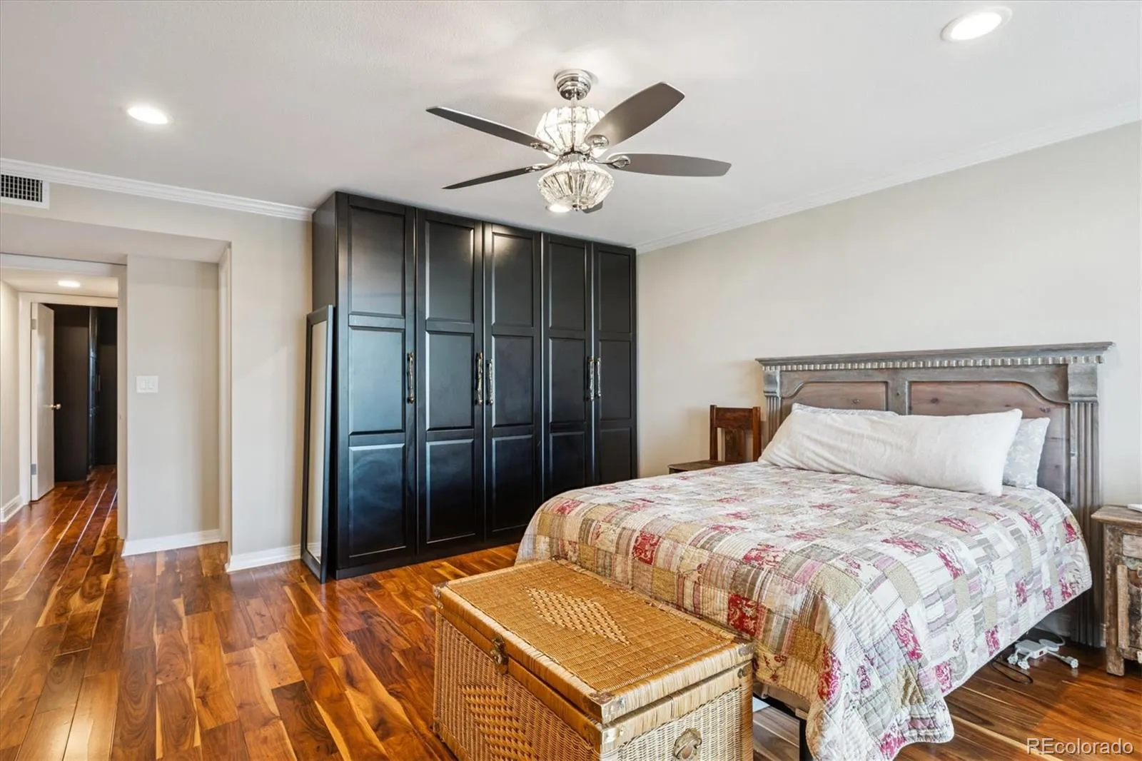 04042026150009 1600 12