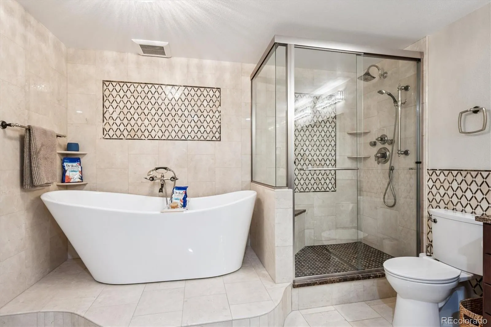 04042026150009 1600 14