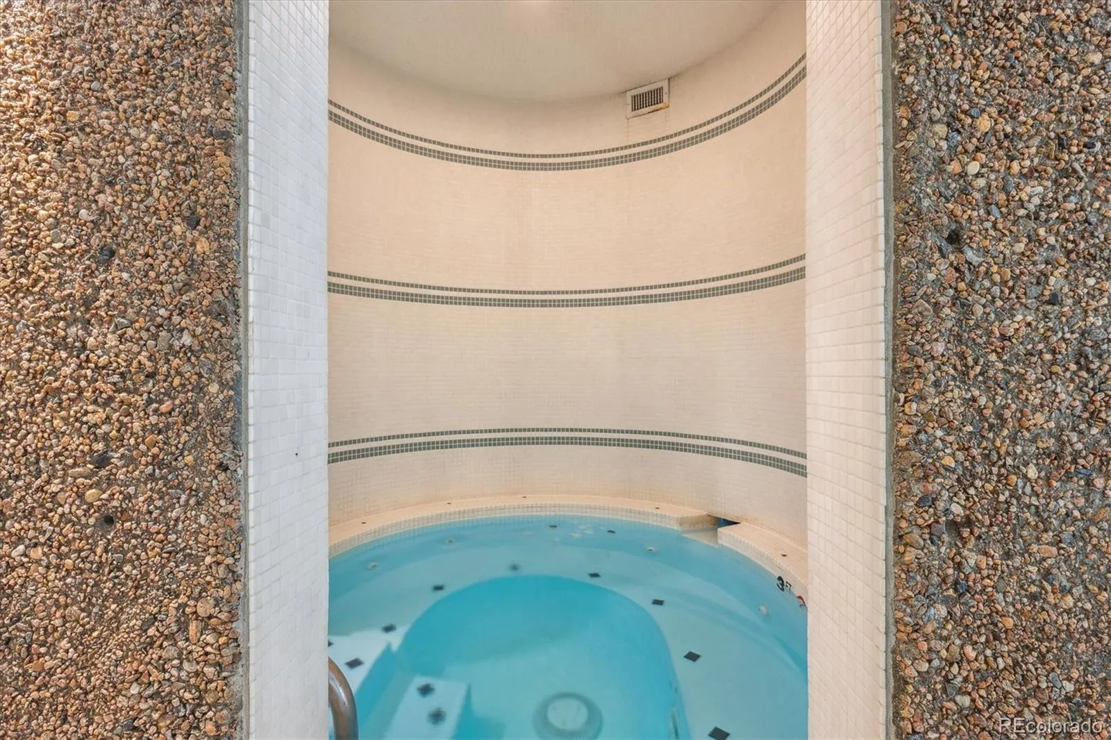 04042026150009 1600 31