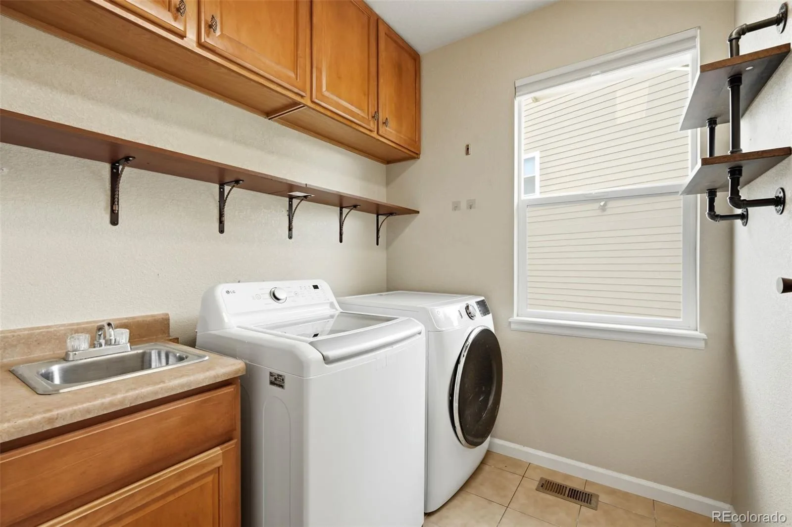 8343 Briar Trace Way Castle Rock CO 80108 | MLS #REC2714898 08132026164250 1600 36
