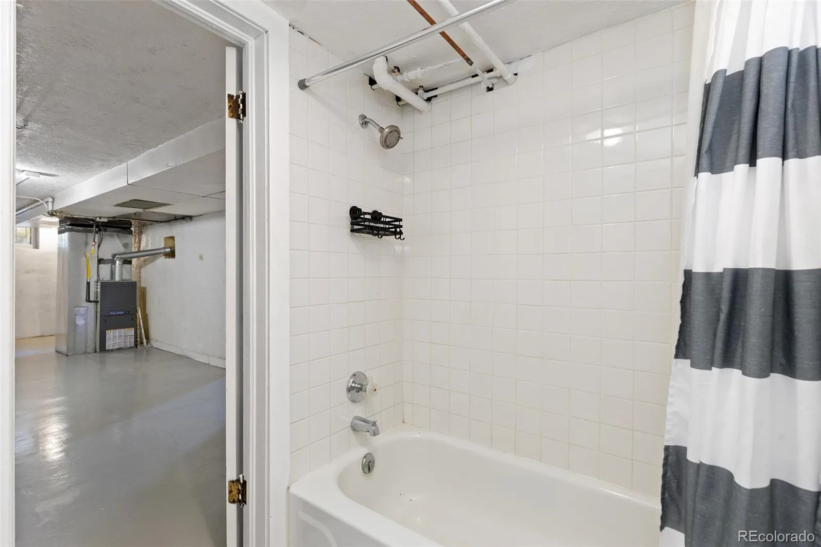 2315 Jasmine Street Denver CO 80207 MLS #REC2715748 07232026232115 1600 32