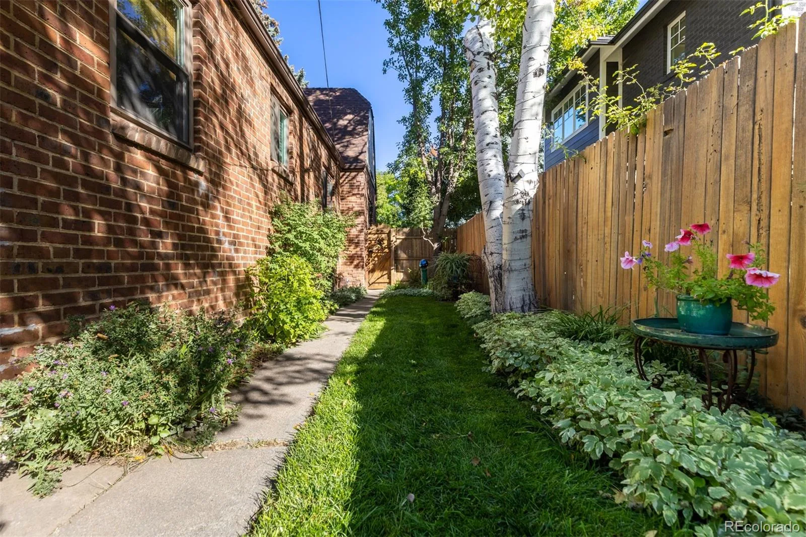 2315 Jasmine Street Denver CO 80207 MLS #REC2715748 07232026232115 1600 39