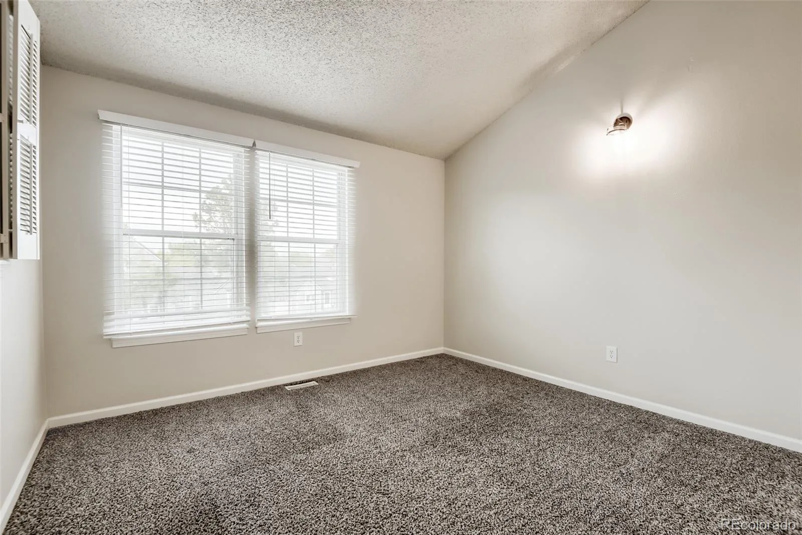 9709 W Chatfield Avenue #E Littleton CO 80128 | MLS #REC2717816 06092026193317 1600 16