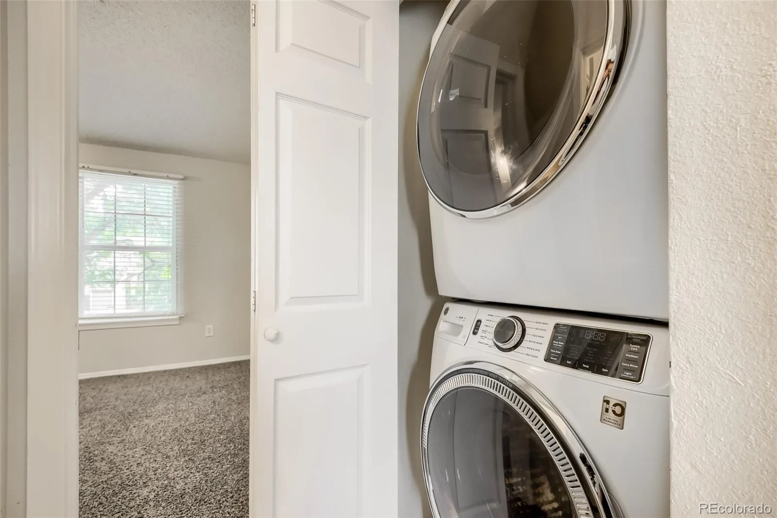9709 W Chatfield Avenue #E Littleton CO 80128 | MLS #REC2717816 06092026193317 1600 25