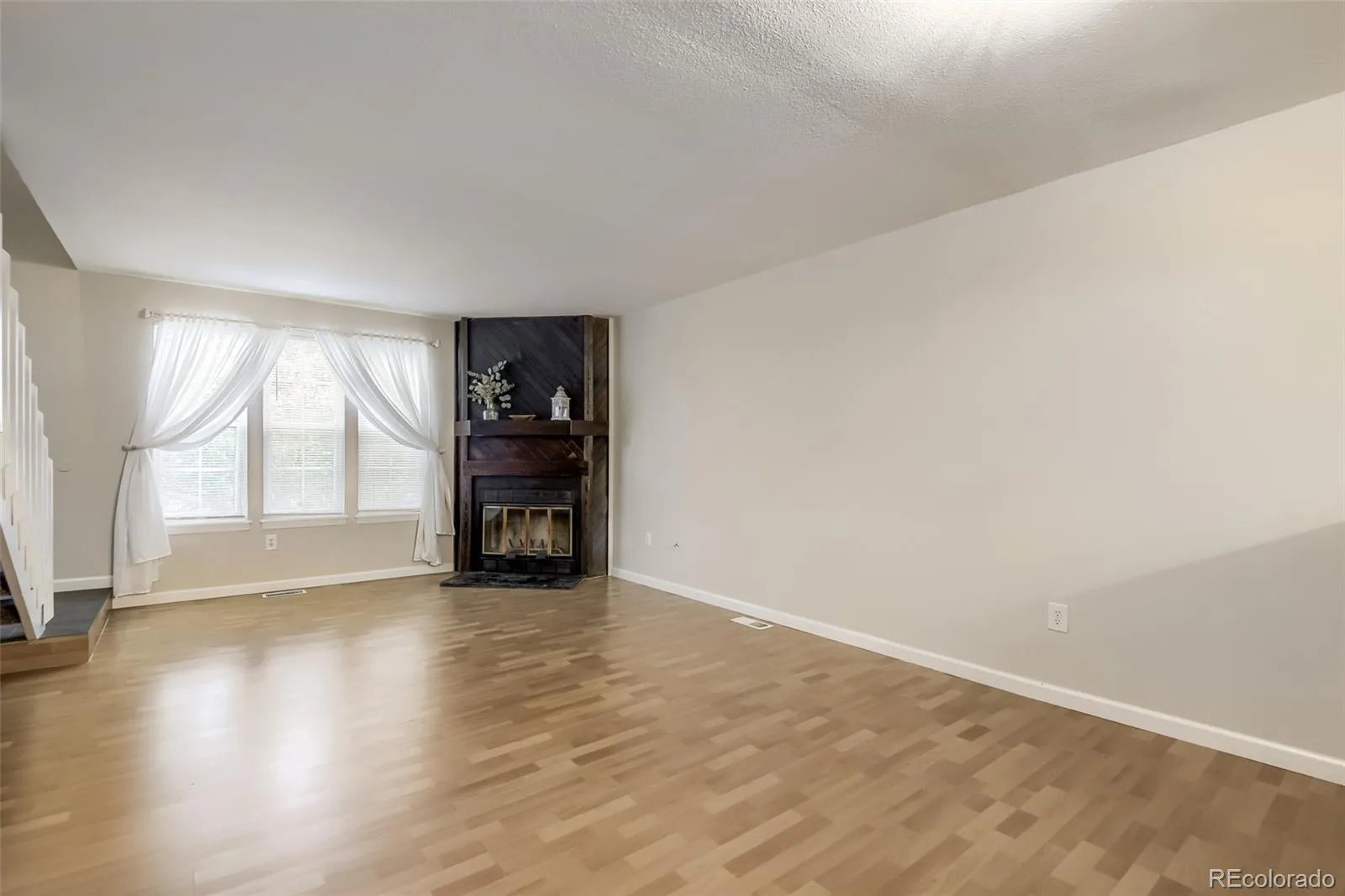 9709 W Chatfield Avenue #E Littleton CO 80128 | MLS #REC2717816 06092026193317 1600 6