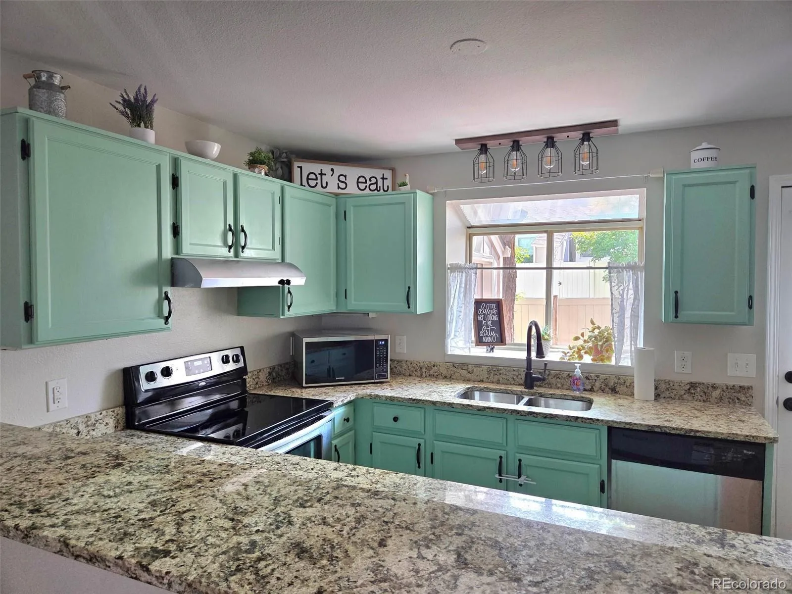 9709 W Chatfield Avenue #E Littleton CO 80128 | MLS #REC2717816 06092026193317 1600 8