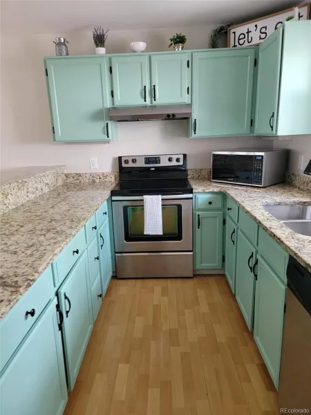 9709 W Chatfield Avenue #E Littleton CO 80128 | MLS #REC2717816 06092026193317 800 7