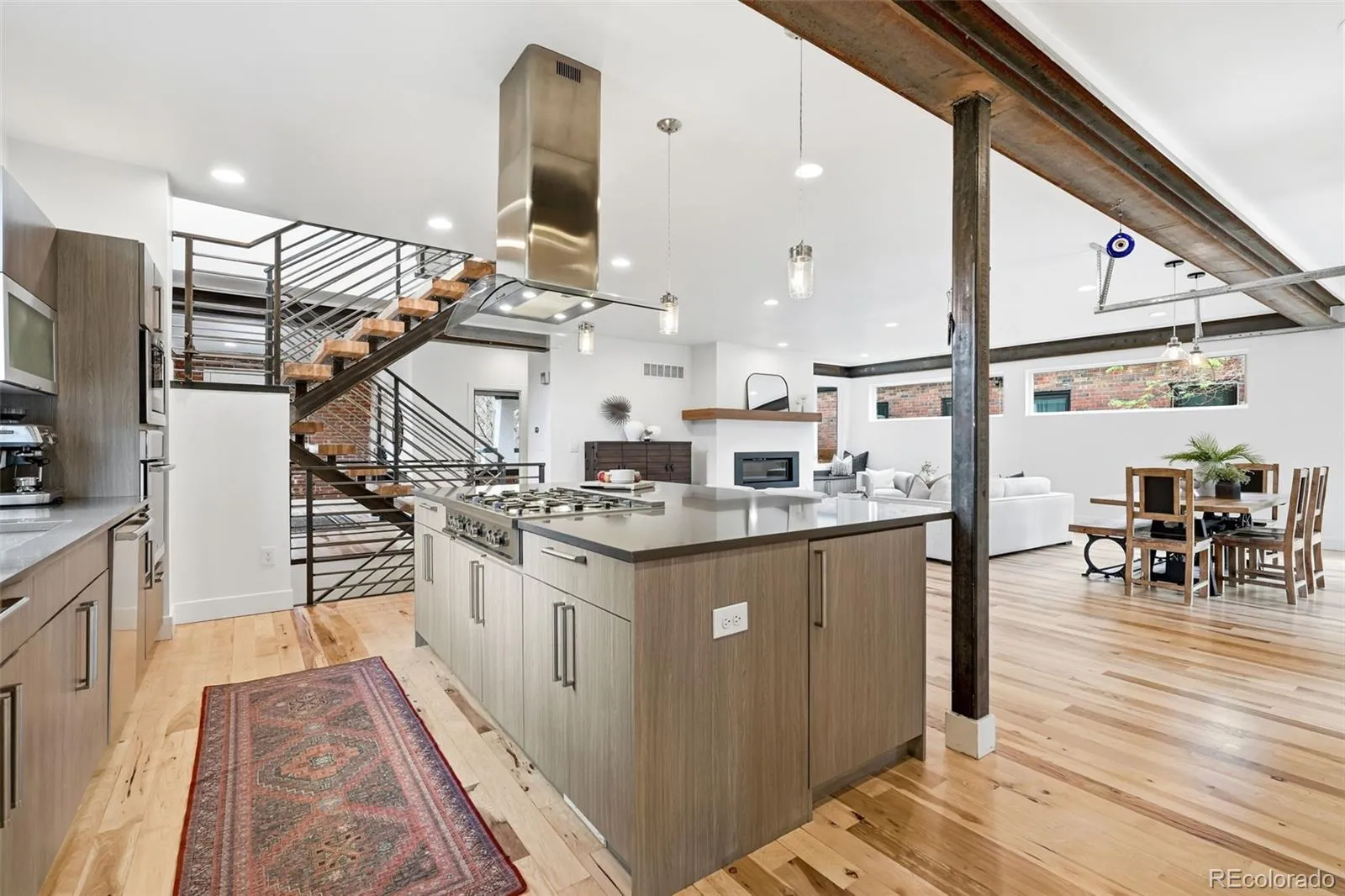 04092026174249 1600 14