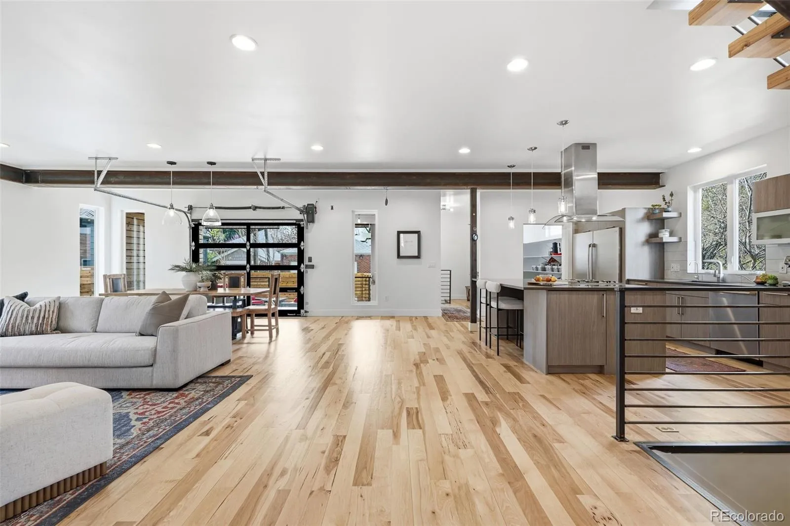 04092026174249 1600 16